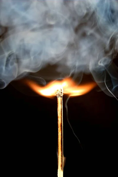 Воспламеняющийся Спичка Огонь — стоковое фото