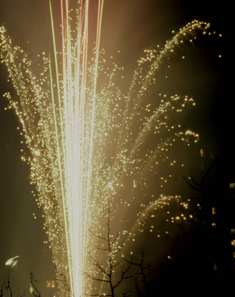 Funkelnd Buntes Feuerwerk Himmel — Stockfoto