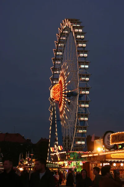 夜の観覧車 — ストック写真