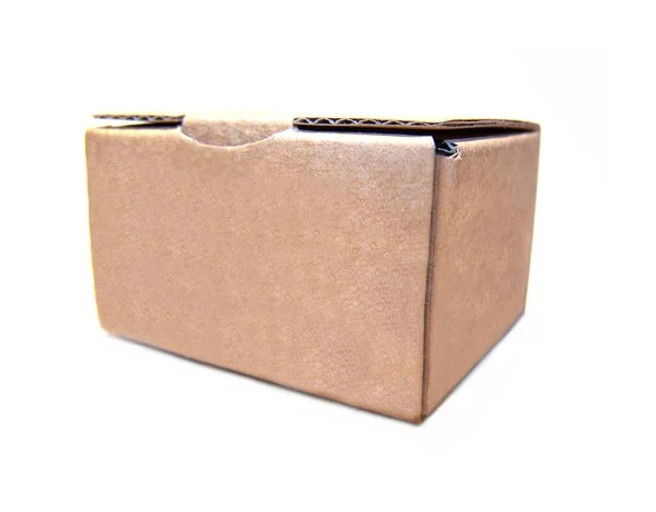 白い蓋付きの茶色の箱 — ストック写真