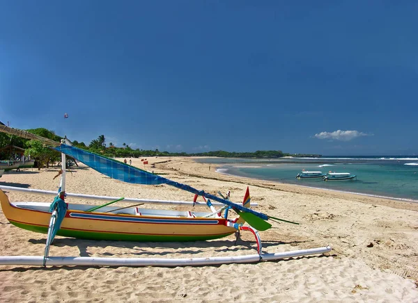 Colorido Barco Pesca Balinesa Praia Nusa Dua Bali Indonesia — Fotografia de Stock