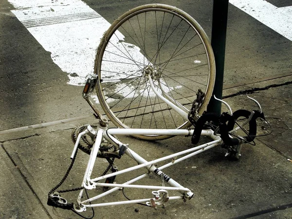自転車のロックの欠点は — ストック写真