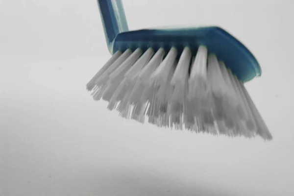 Beyaz Arkaplanda Temizlik Fırçası — Stok fotoğraf