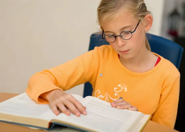 Scuola Ragazza Alunno Concetto Istruzione — Foto Stock