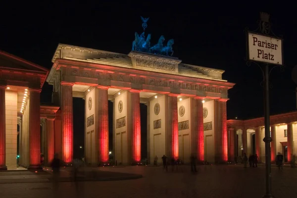 Brandenburger Tor Piros Fényben — Stock Fotó