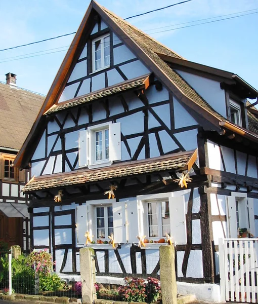 Poloroubený Dům Alsasku — Stock fotografie