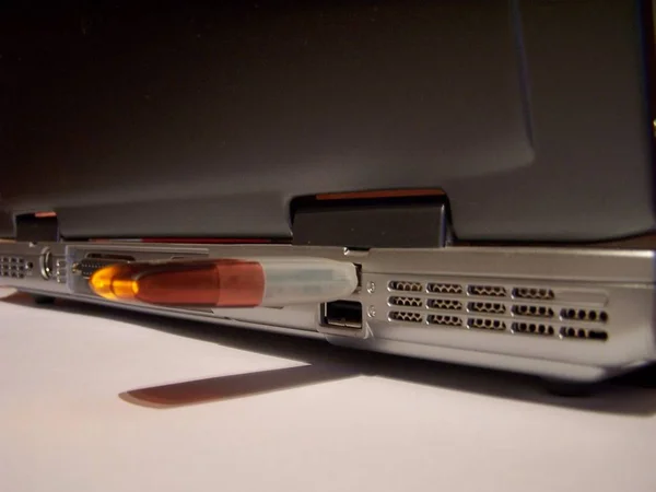 Close Weergave Laptop Met Usb Stick — Stockfoto