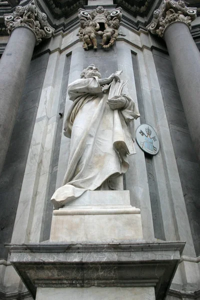 Estátua Sagrada Fachada Catedral Catania — Fotografia de Stock