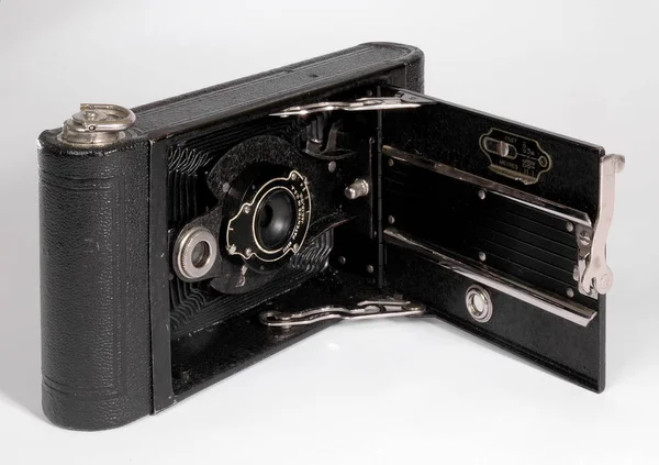 Ανοιγμένη Vintage Κάμερα — Φωτογραφία Αρχείου