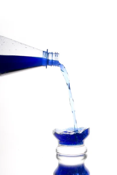 Respingo Água Cor Azul Fundo Branco — Fotografia de Stock