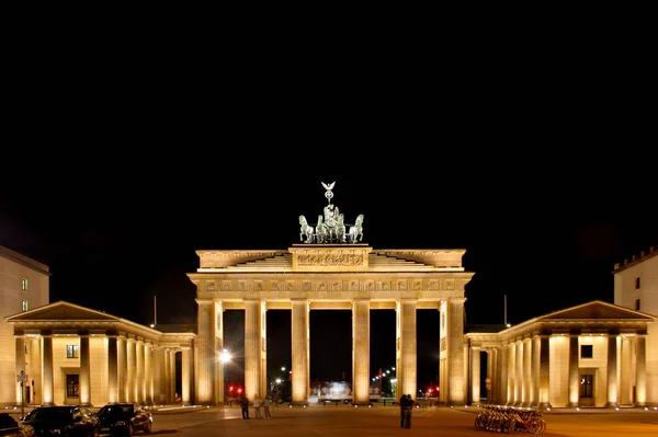 Puerta Berlin Brandenburg Por Noche —  Fotos de Stock