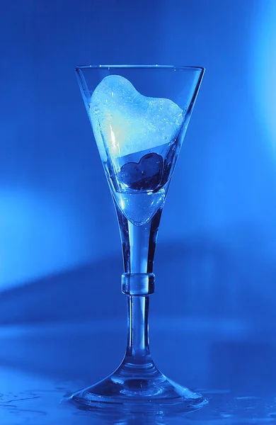 Eisherz Cuore Vetro Illuminato Con Luce Blu — Foto Stock