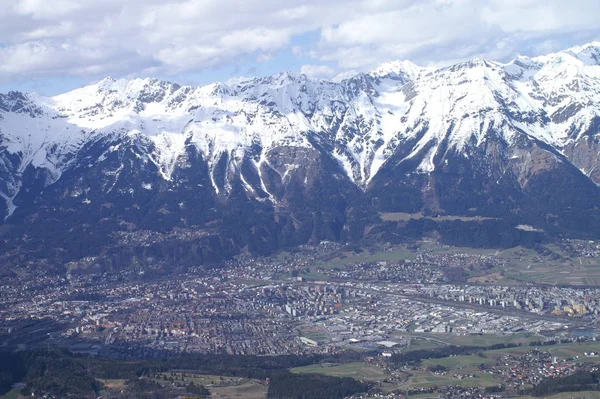 Beau Paysage Hivernal Enneigé — Photo