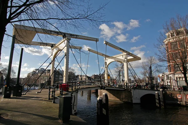 Most Kanałowy Amsterdamie — Zdjęcie stockowe