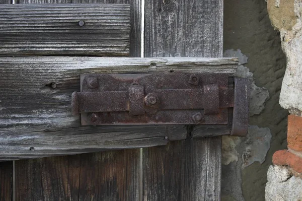 Zamek Drzwiowy Starego Domu — Zdjęcie stockowe