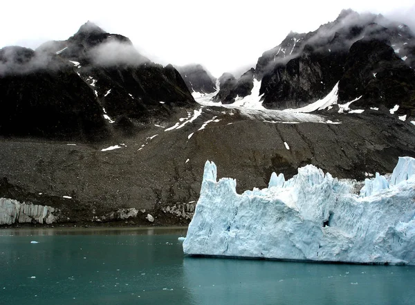 Spitsbergen Είναι Μεγαλύτερο Και Μόνο Μόνιμα Κατοικημένο Νησί Του Αρχιπελάγους — Φωτογραφία Αρχείου