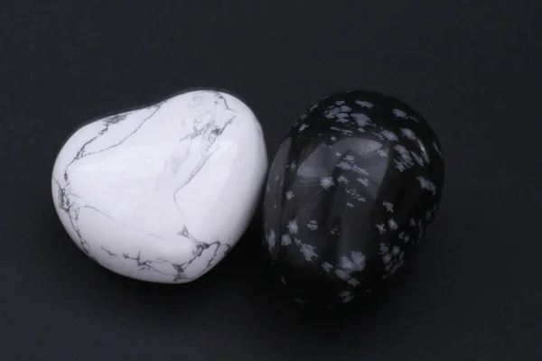 Egg Snowflake Obsidian Heart Should White Marble — Stok Foto