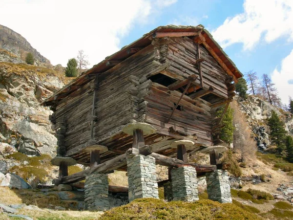 Stadion Mutt Zermatt Nstadel Jsou Budovy Typické Pro Valais Kulturní — Stock fotografie