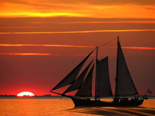 Ostseestrand Mit Wellen — Stockfoto