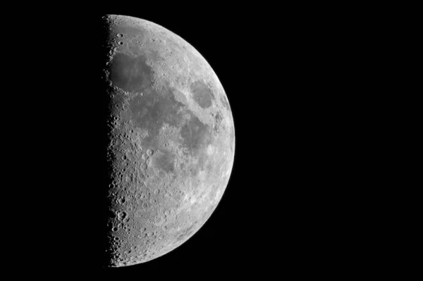黑白相间的月亮和星星 — 图库照片