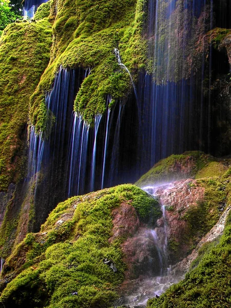 Красивий Водоспад Фоні Природи — стокове фото