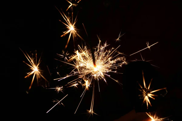 夜空でのカーニバルの花火 お祝い — ストック写真