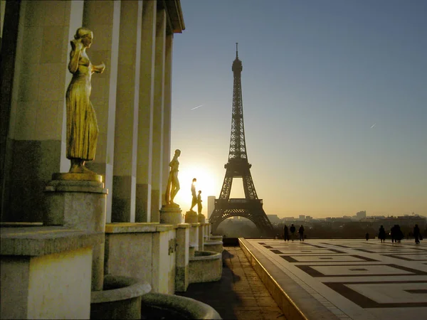 Eiffeltoren Bij Zonsopgang — Stockfoto