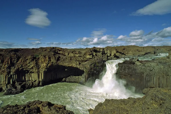 Naast Gletsjers Vulkanen Geothermische Gebieden Zijn Watervallen Een Van Grote — Stockfoto