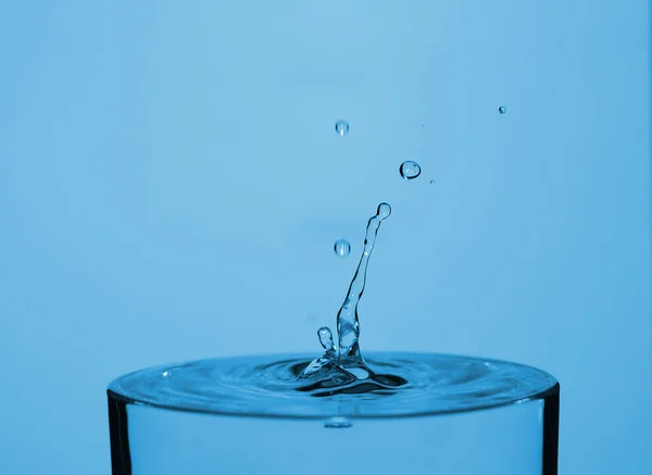 Imagen Conceptual Las Caídas Abstractas Agua — Foto de Stock