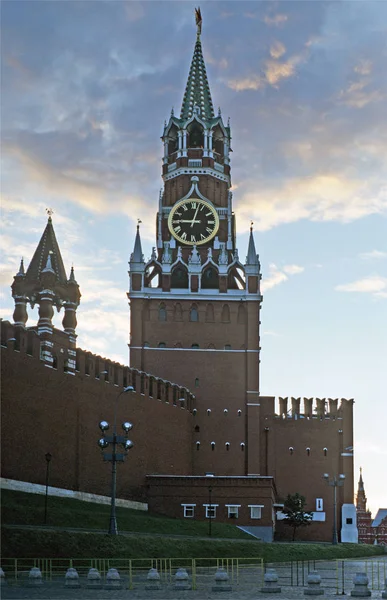 Kreml Spasskaja Torn Röda Torget — Stockfoto