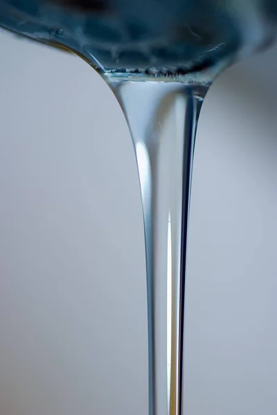 Cerrar Vaso Con Gotas Agua Sobre Fondo Negro —  Fotos de Stock