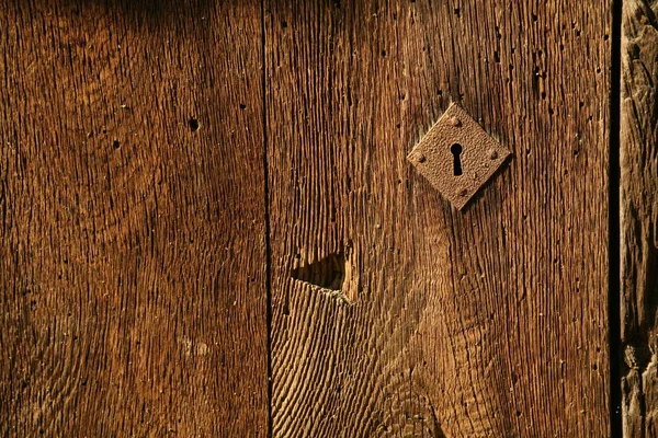 Κλειδαρότρυπα Μια Αρχαία Ξύλινη Πόρτα — Φωτογραφία Αρχείου
