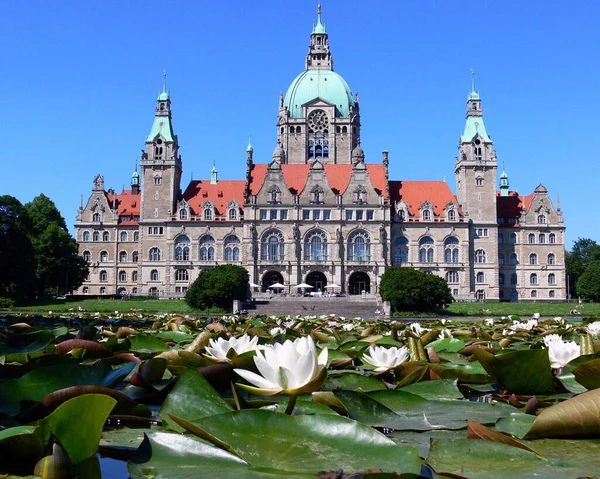 Het Lokale Bestuur Een Gemeentehuis Het Stadhuis Het Burgerlijk Centrum — Stockfoto