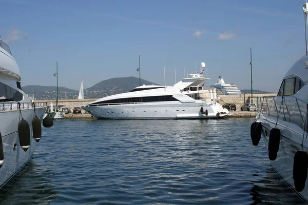 Meerwasser Hafen Und Segelschiff — Stockfoto