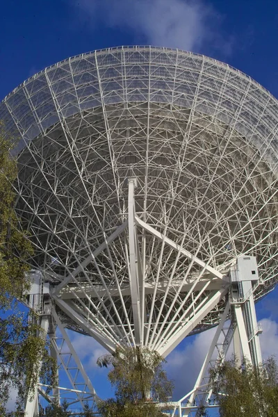 電波望遠鏡とテレビ技術 — ストック写真