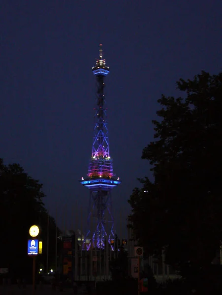 Funkturm Bei Nacht — Stockfoto