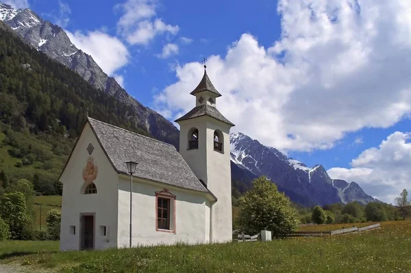 Vacker Utsikt Över Vacker Kapellbyggnad — Stockfoto