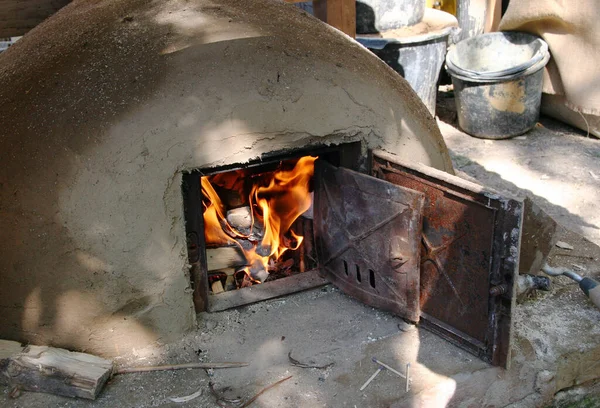 Ein Mittelalterlicher Ofen Aus Lehm — Stockfoto
