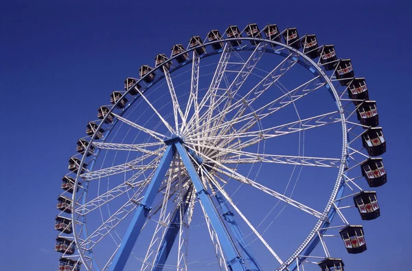 Carrusel Rueda Del Ferris Parque Atracciones —  Fotos de Stock