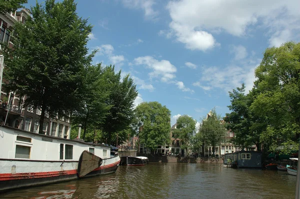 Amsterdam Daki Kanal Köprüsü — Stok fotoğraf