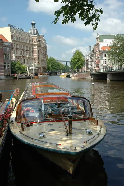 Kanalbrücke Amsterdam — Stockfoto