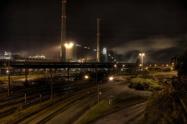 杜伊斯堡的焦化雪尔根的夜间拍摄 五层干燥机 — 图库照片