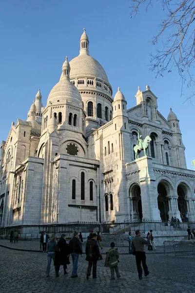 2006 에이브릴에 파리스에서 식하는 Sacre Coeur — 스톡 사진