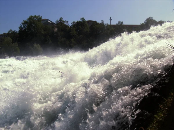 Geweldige Waterval Plons Waterstroom — Stockfoto