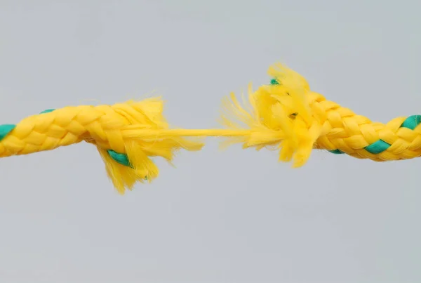 Зламана Жовта Мотузка Крупним Планом — стокове фото