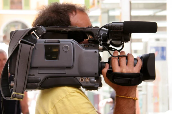 Camera Operator Side View — Stock Photo, Image