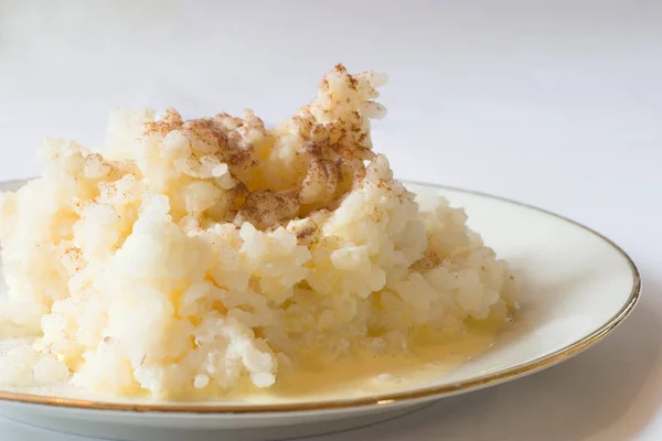 Rijstpudding Met Kaneel Vanillesaus — Stockfoto