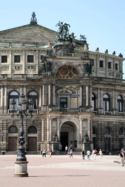 Fasada Semperopera Dreźnie — Zdjęcie stockowe