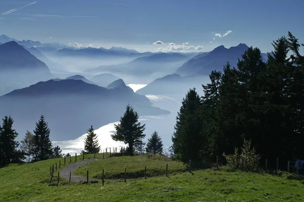 Aussischt Aan Het Meer Van Luzern — Stockfoto