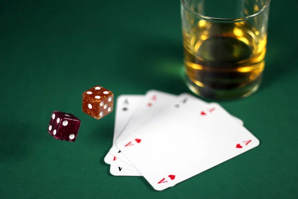 Poker Karty Kostky Zeleném Pozadí — Stock fotografie